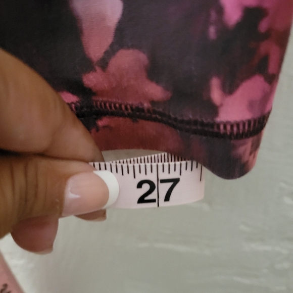 Athleta Salutation Stash Pocket II Floral Print Size Medium - Picture 8 of 8